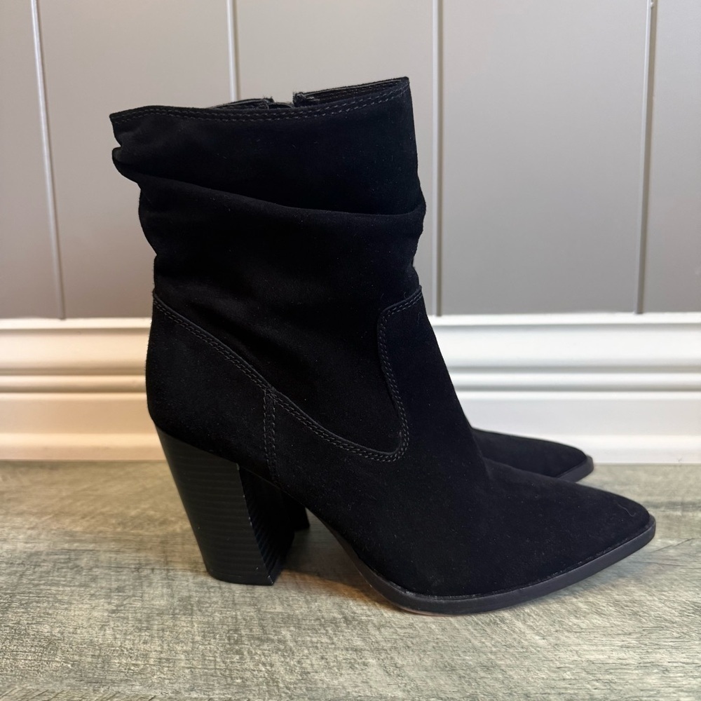Vince Camuto Women's Crethana Black Suede Boots Size 8.5 Pointed Toe Block Heel - Picture 3 of 16